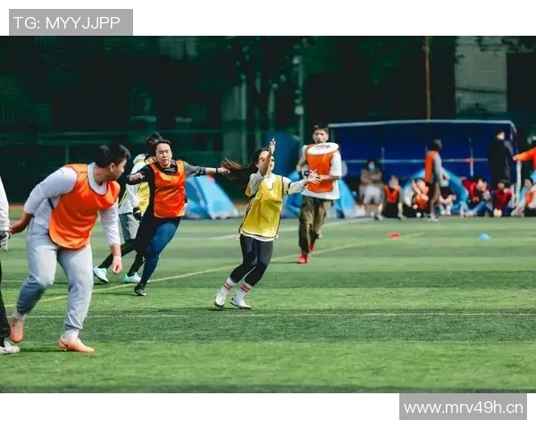 武汉飞盘队创下飞盘耐力新高引发热议全城欢庆 武汉飞盘队创下飞盘耐力新高引发热议全城欢庆